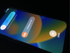 iPhone calling emergency services